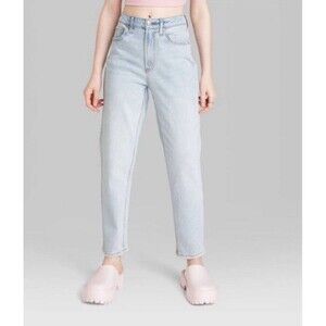 NWT Wild Fable High Rise Tapered Jeans Light Wash- Size 2 (28" Inseam)